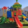 Dettaglio di un vivace scivolo per bambini.