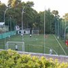 Campo da calcio a cinque recintato.